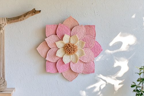 12 DIY Felt Flower Decorations to Brighten Your Home