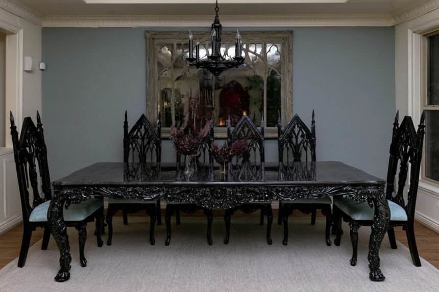 16 Gothic Table Styling Concepts With Dark, Refined Character