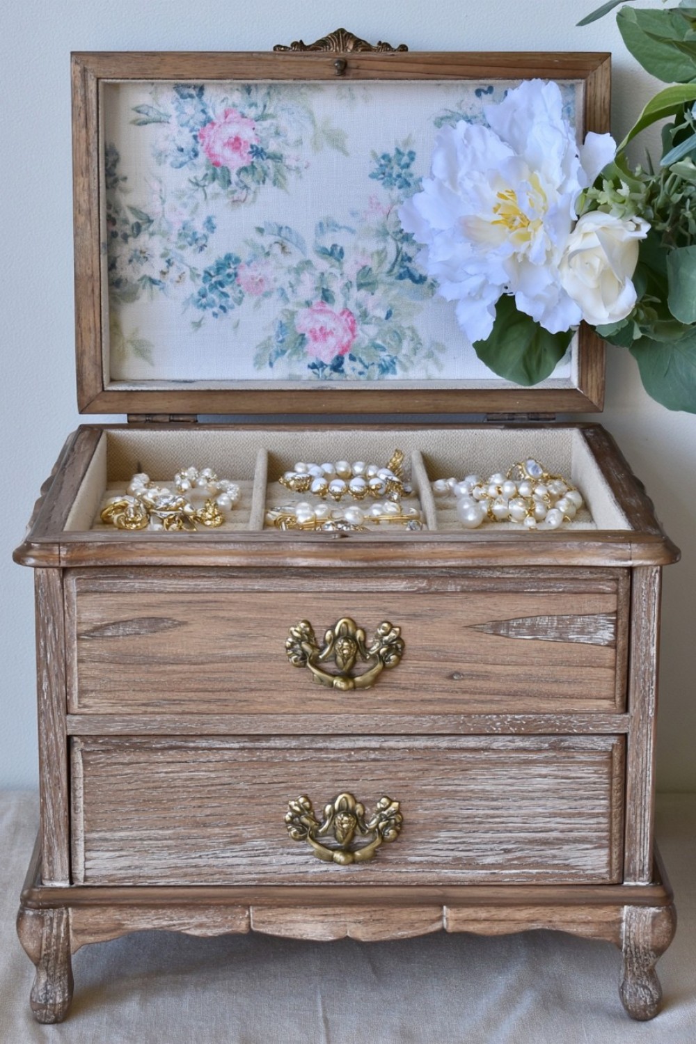 9. Create A Whitewashed Wood Finish