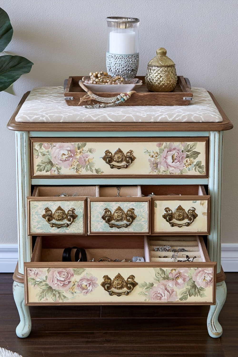 17. Give The Box A Complete Mixed Material Makeover