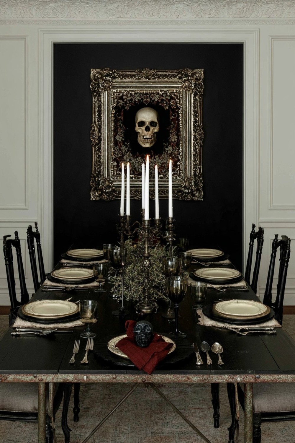13. One Dramatic Head Place Setting