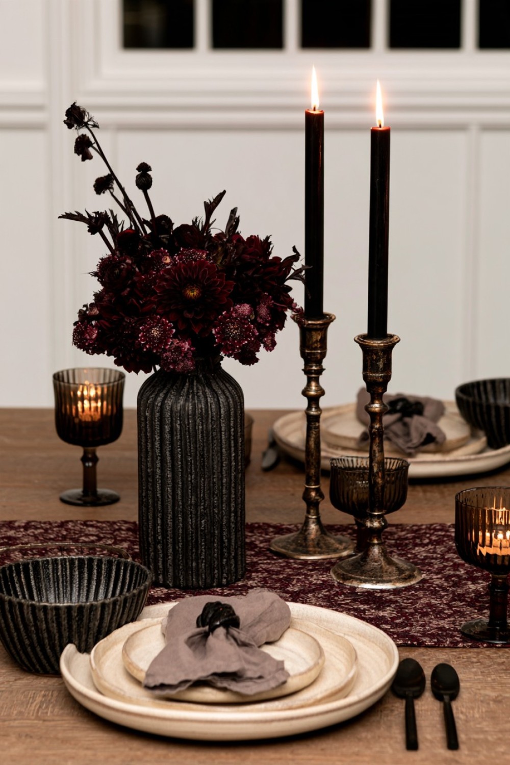 14. Ribbed Black Ceramic Tableware
