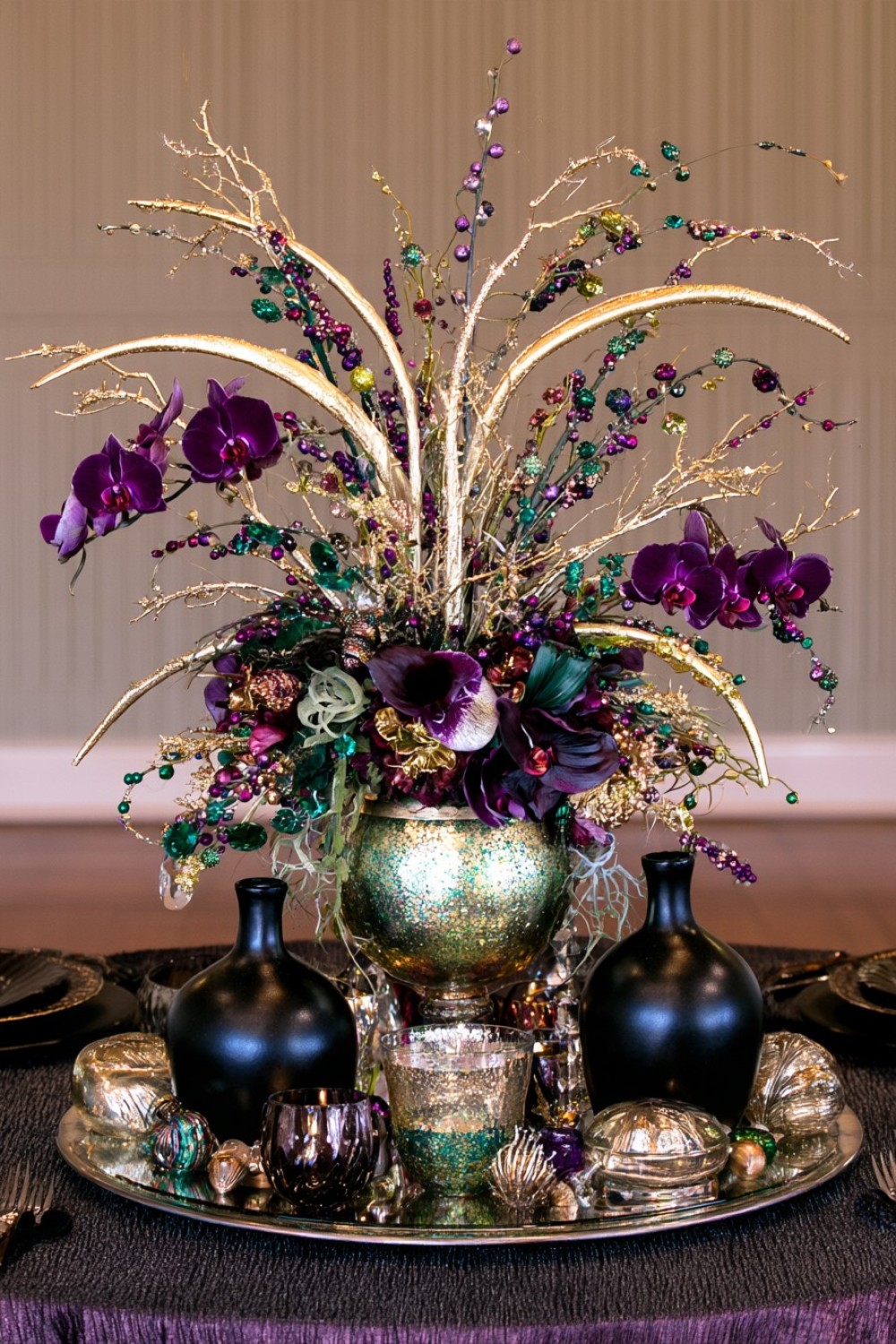 7. Make A Black And Gold Carnival Table With One Color Accent
