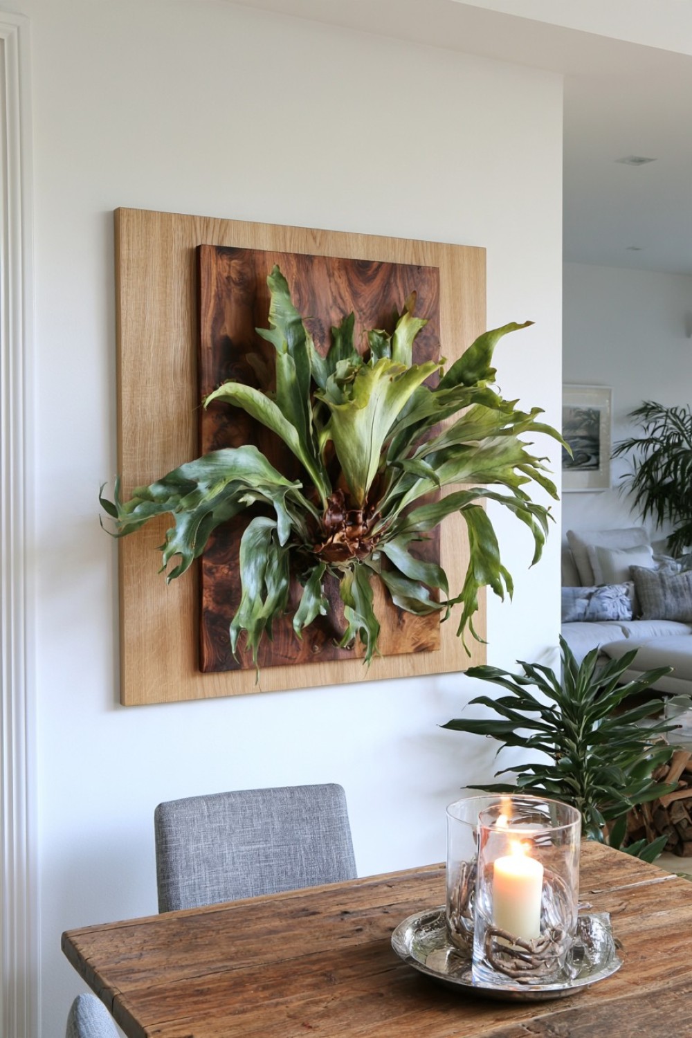 13. Split Level Two Tone Timber Mount